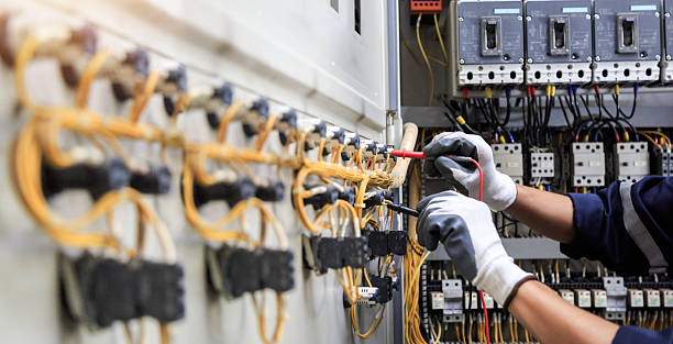 Professional Electrician technician working in Prairie City, IA